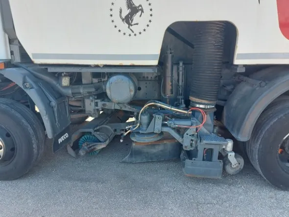 8#7780 Autoveicolo Iveco uso E18