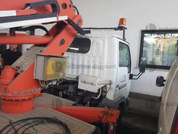 2#9328 Autoveicolo Nissan Cabstar