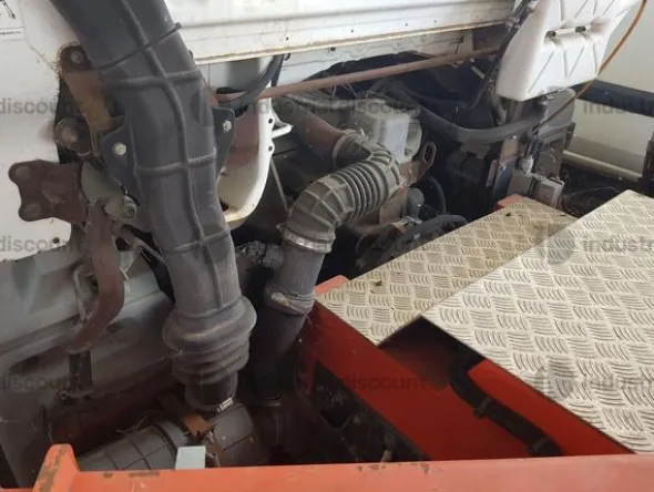 2#9328 Autoveicolo Nissan Cabstar