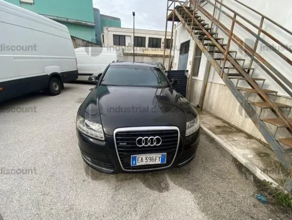 6#9748 Autovettura Audi