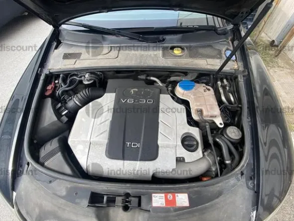 6#9748 Autovettura Audi