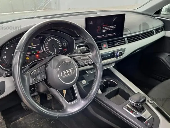 61#9878 Autovettura Audi A4