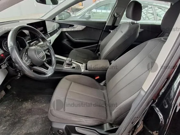 61#9878 Autovettura Audi A4