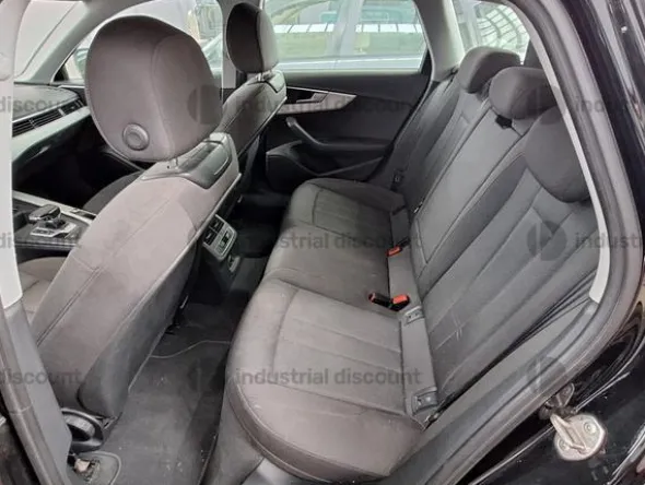 61#9878 Autovettura Audi A4
