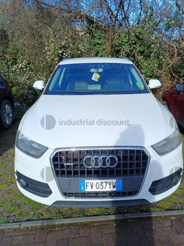 1#10189 Autovettura Audi Q3