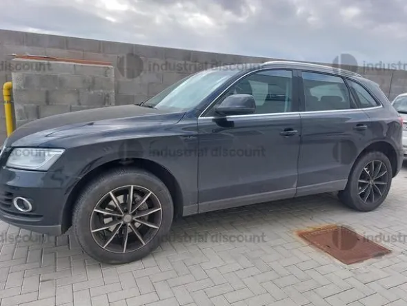 29#9875 Autovettura Audi Q5