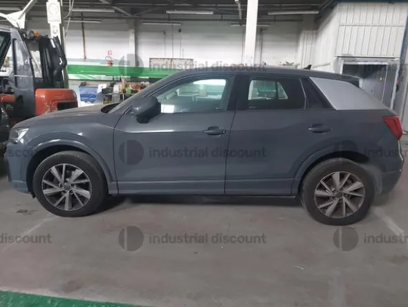 16#9213 Autovettura Audi Q2