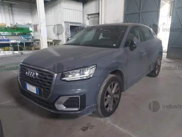 16#9213 Autovettura Audi Q2