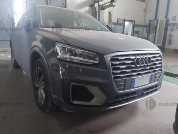 16#9213 Autovettura Audi Q2