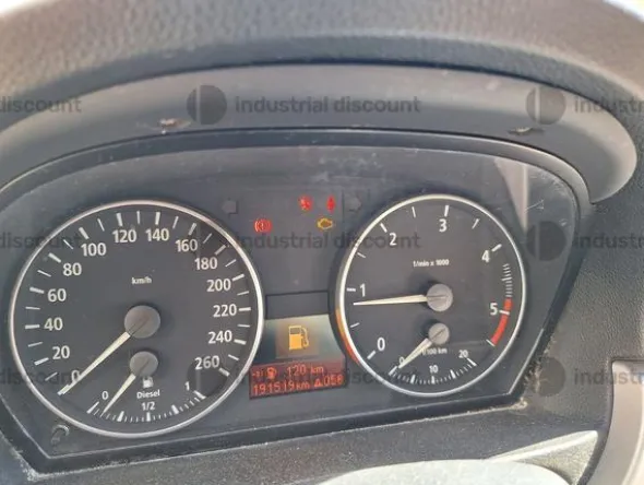 3#10205 Autovettura BMW 320d