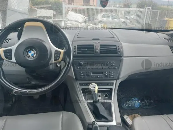 17#9213 Autovettura BMW X3