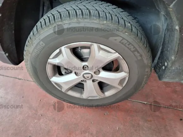 12#8798 Autovettura Dacia Duster