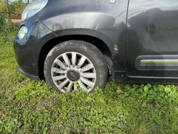 4#9117 Autovettura Fiat 500L