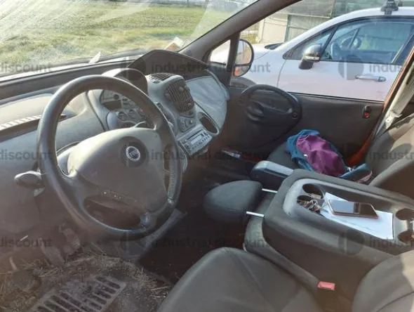 2#8853 Autovettura Fiat Multipla
