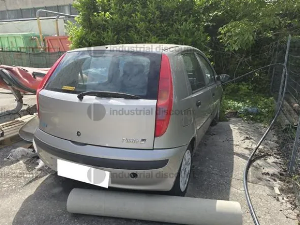 2#9063 Autovettura Fiat Punto