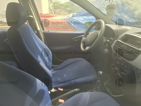2#9063 Autovettura Fiat Punto