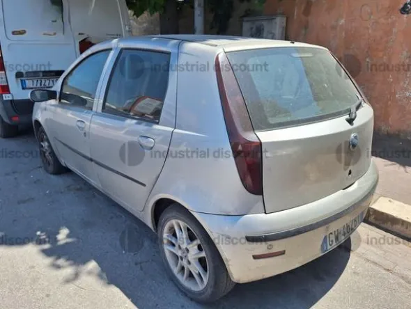 3#10104 Autovettura Fiat Punto