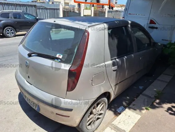 3#10104 Autovettura Fiat Punto