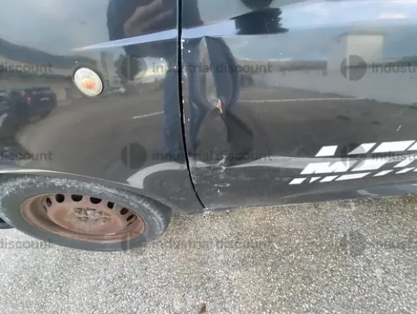 8#9773 Autovettura Fiat Punto
