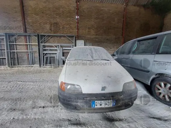 6#8669 Autovettura Fiat Punto
