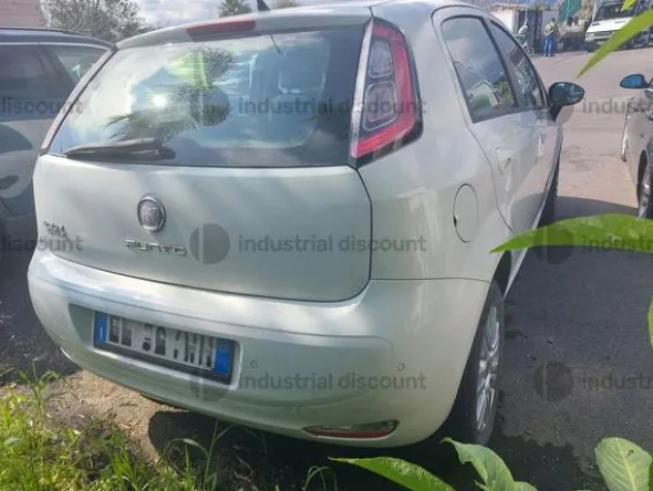 11#9453 Autovettura Fiat Punto