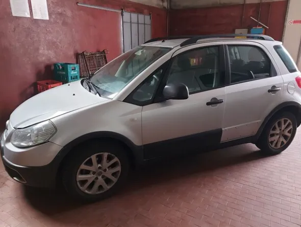 15#8115 Autovettura Fiat sedici