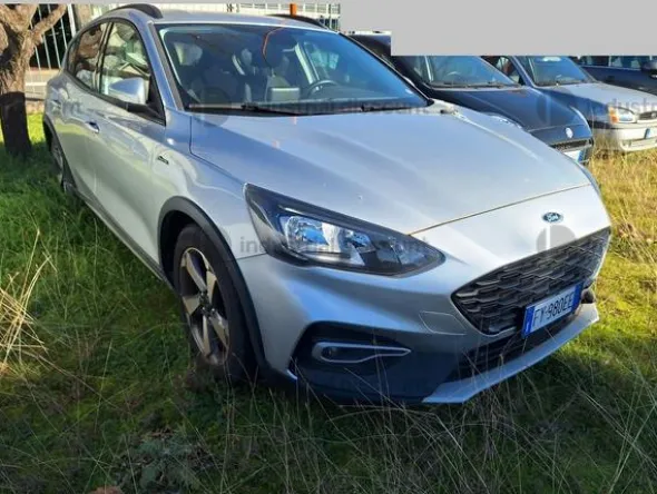 8#8738 Autovettura Ford Focus Active