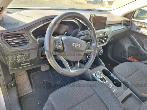 8#8738 Autovettura Ford Focus Active