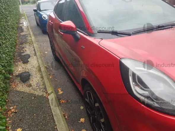2#9771 Autovettura Ford Puma