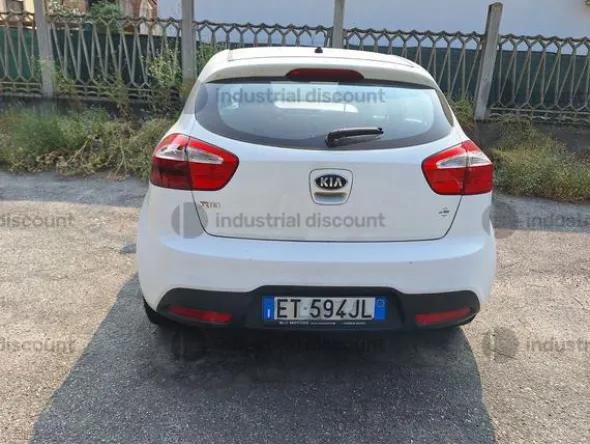 2#9280 Autovettura Kia Rio