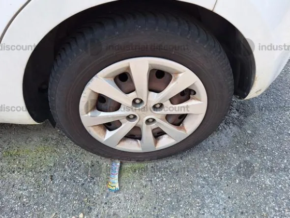 2#9280 Autovettura Kia Rio
