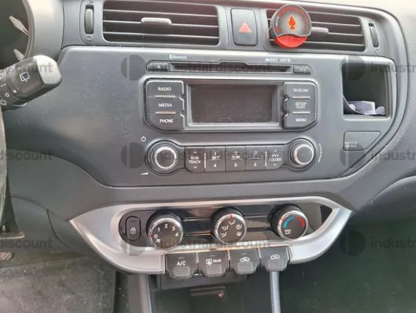 2#9280 Autovettura Kia Rio