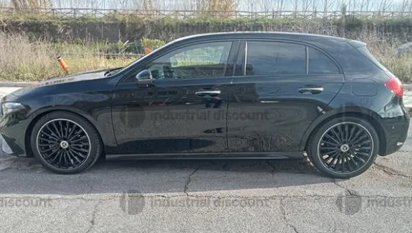 1#9847 Autovettura Mercedes Classe A 180
