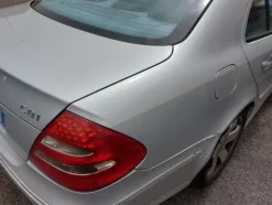 4#8644 Autovettura Mercedes E320