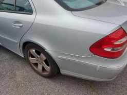 4#8644 Autovettura Mercedes E320