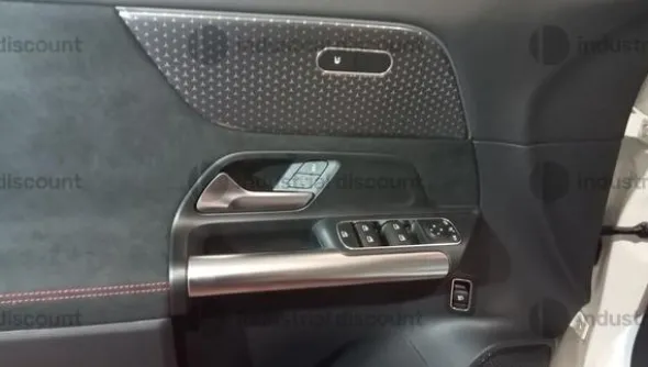 2#9847 Autovettura Mercedes GLA 200