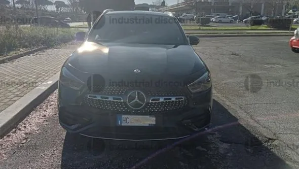 3#9847 Autovettura Mercedes GLA 200