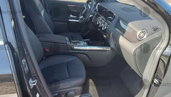 3#9847 Autovettura Mercedes GLA 200