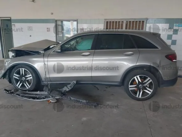 18#9213 Autovettura Mercedes GLC incidentata