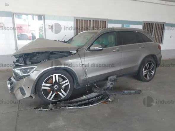 18#9213 Autovettura Mercedes GLC incidentata