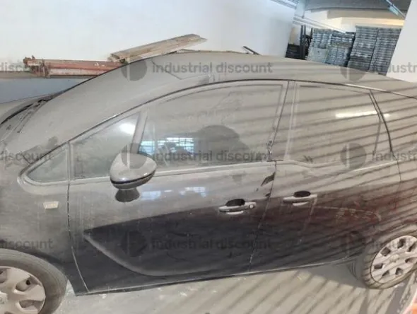 1#8813 Autovettura Opel Meriva e Autocarro Fiat Doblò