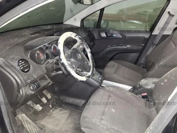 1#8813 Autovettura Opel Meriva e Autocarro Fiat Doblò