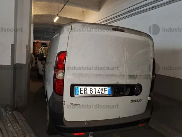 1#8813 Autovettura Opel Meriva e Autocarro Fiat Doblò
