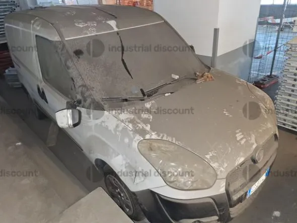 1#8813 Autovettura Opel Meriva e Autocarro Fiat Doblò