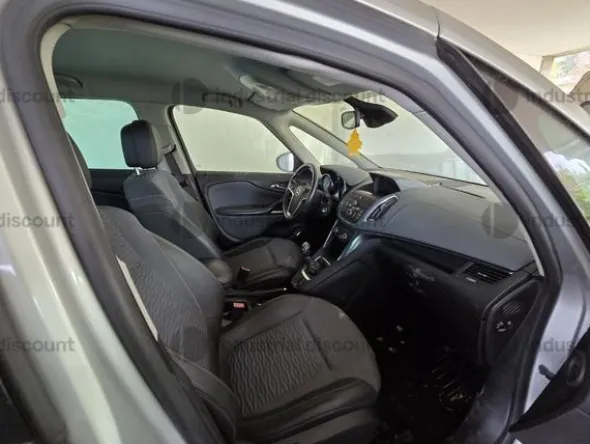 1#9973 Autovettura Opel zafira