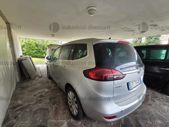 1#9973 Autovettura Opel zafira