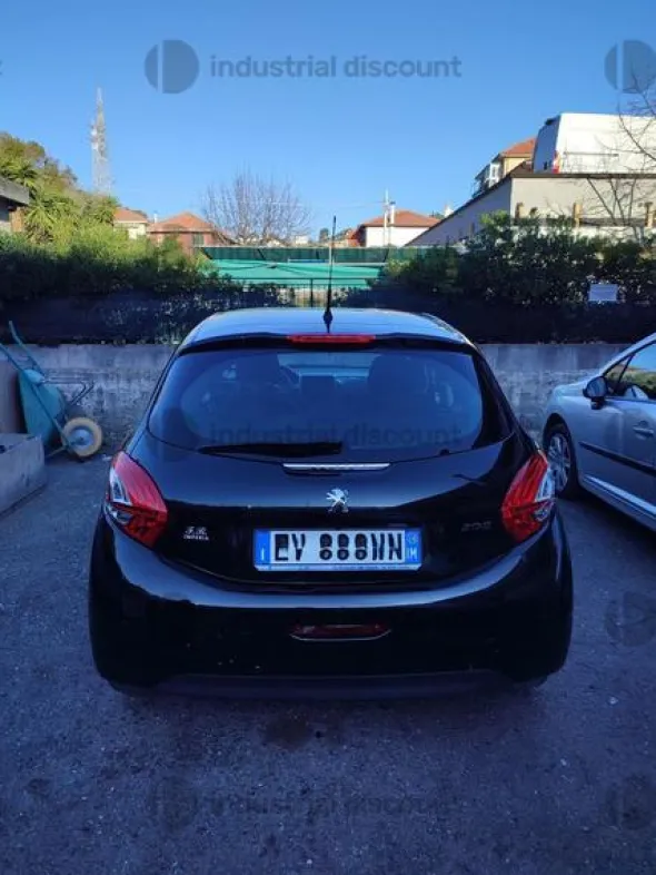 2#10175 Autovettura Peugeot 208