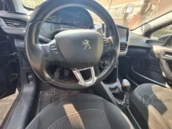 16#9500 Autovettura Peugeot 208