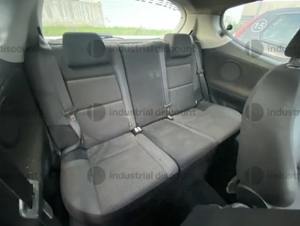 9#9773 Autovettura Peugeot