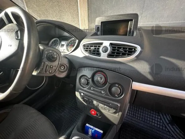1#84731 Autovettura Renault Clio